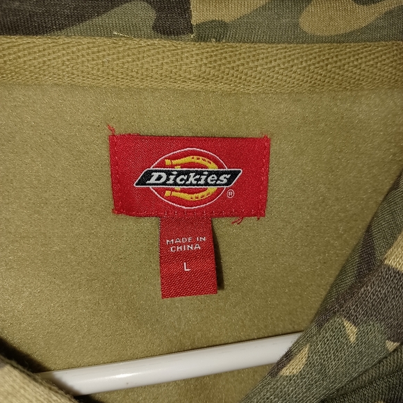 🔥Brand New Dickies Camo Sweatsuit🔥 Bottoms Size S Top Size L Never Worn - Picture 4 of 4